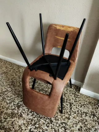 Sillas vintage de piel y metal