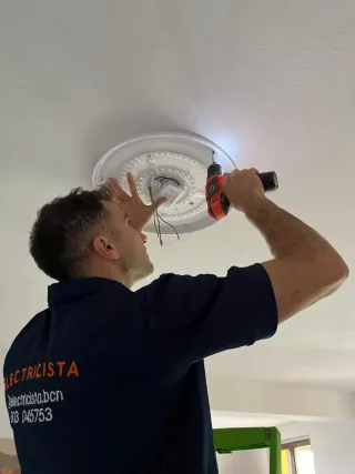 Técnico electricista.