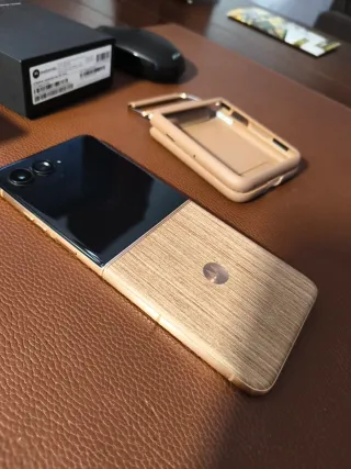 Motorola Razr 60 Ultra Beige/Dorado