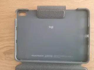 Cover con tastiera Logitech Folio Touch per iPad Air 4