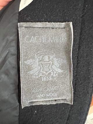 Blazer Lana y Cachemira Negro Botones Dorados