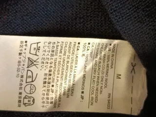 Jersey Banana Republic azul y morado