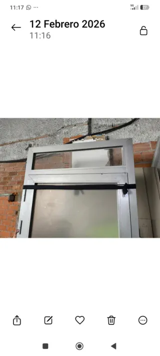 Puerta de aluminio con cristal