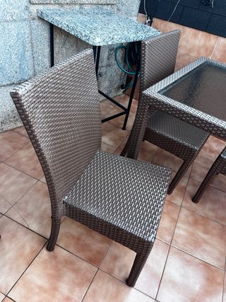 Mesa y 4 Sillas de Jardín