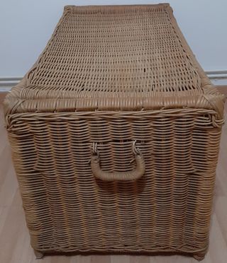 Baúl mimbre con asas