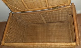 Baúl mimbre con asas