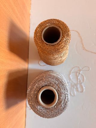 Set de 2 Ovillis de Hilos con lentejuelas