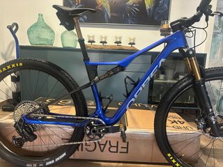 Envio50 Orbea OizM10 Team Rueda DT swiss carbo2025