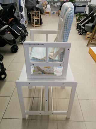 Trona convertible en mesa infantil