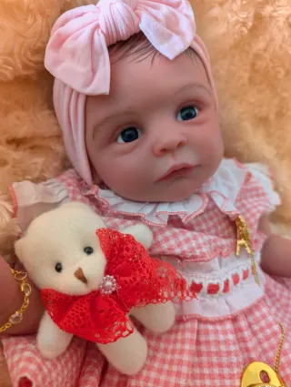 Reborn realizada con genesis horneada y barnizada