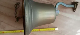 Campana de bronce para decoración