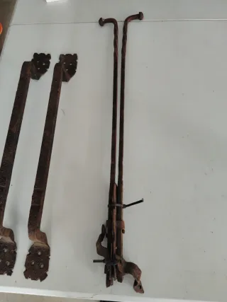 Tiradores y pestillos hierro forjado antiguos