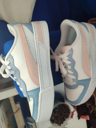 Zapatillas Puma Blancas y Azules