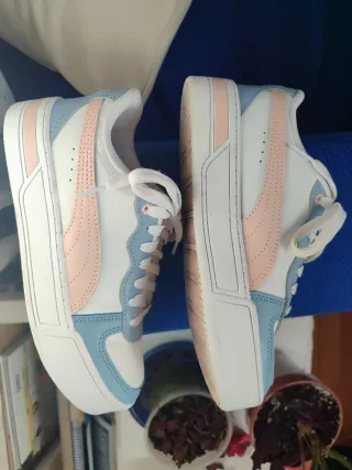 Zapatillas Puma Blancas y Azules