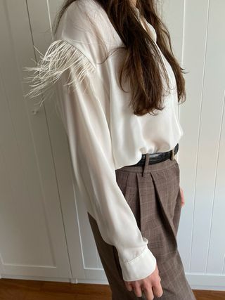 Camisa de Zara con plumas