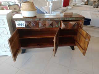 Aparador de madera multicolor