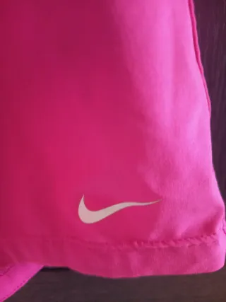 Pantalón corto deportivo Nike rosa niña