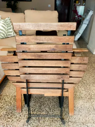 Conjunto de mesa y silla exterior Ikea