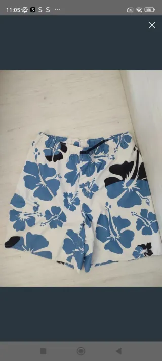 Camisa, pantalón y bañador