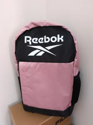 Mochila Reebok Negra y Rosa