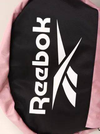 Mochila Reebok Negra y Rosa