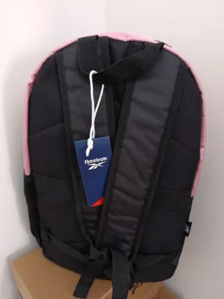 Mochila Reebok Negra y Rosa