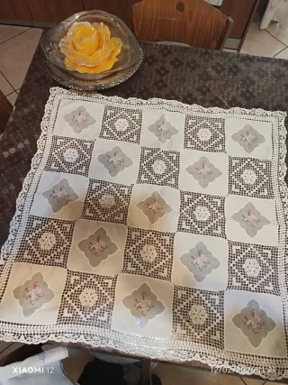 Tovaglietta da tè ricamata organza