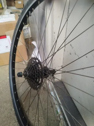 Vendo dos ruedas de bicicleta B-TWIN 700x380