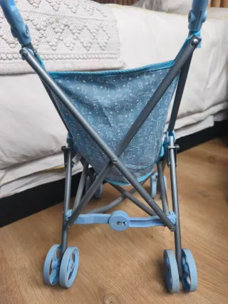 Carrito de juguete azul