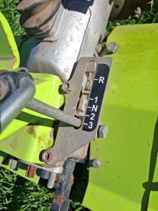 Motoazada marca Grillo, gasolina. Muy NUEVA.