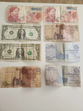Lotes de Billetes Antiguos: Dólares, Francos Belga