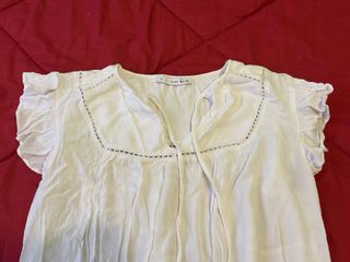 Blusa blanca con cordones