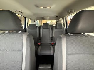 Volkswagen Touran *7 PLAZAS*