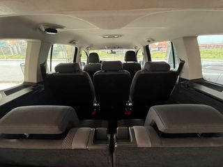 Volkswagen Touran *7 PLAZAS*