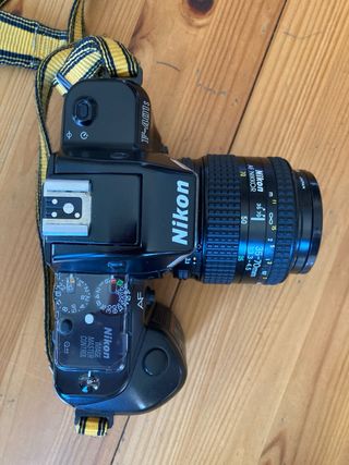 Cámara Nikon F401s + Objetivo 35-70mm y funda