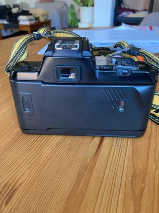 Cámara Nikon F401s + Objetivo 35-70mm y funda