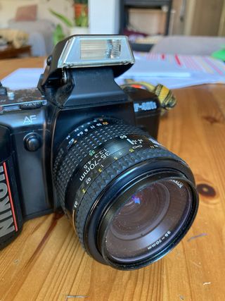Cámara Nikon F401s + Objetivo 35-70mm y funda