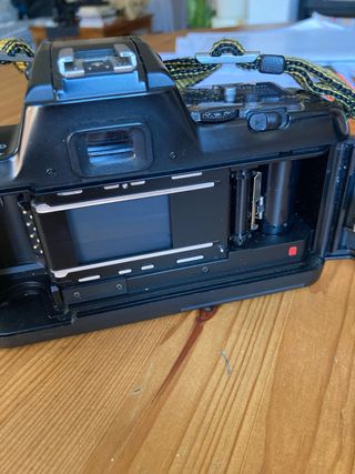 Cámara Nikon F401s + Objetivo 35-70mm y funda