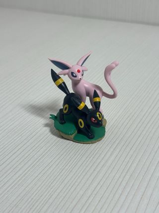 Figura Umbreon y Espeon Pokémon