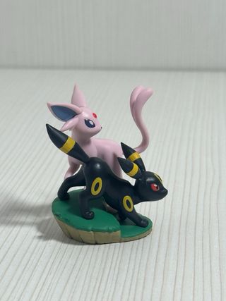 Figura Umbreon y Espeon Pokémon