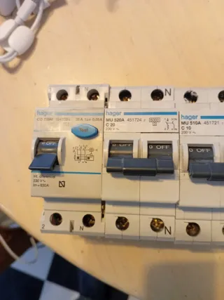 Diferencial y automáticos Hager