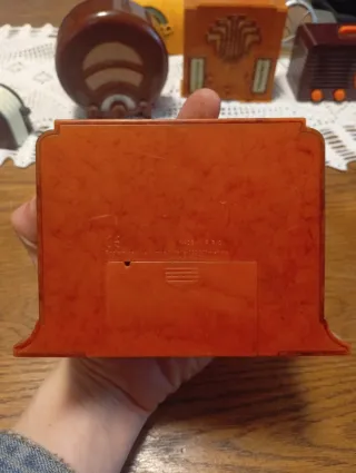 Radio portatile vintage anni 80 arancione