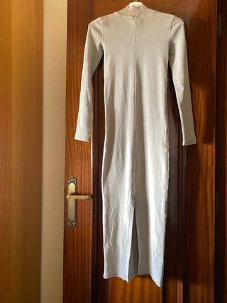 Vestido largo gris Zara