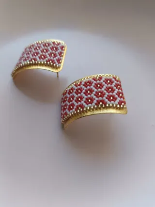 Pendientes curvos unique