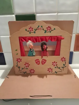Teatro de marionetas artesanal
