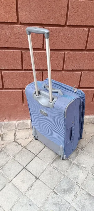 Maleta de viaje marca Roncato talla L / 2 ruedas