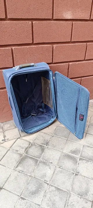 Maleta de viaje marca Roncato talla L / 2 ruedas