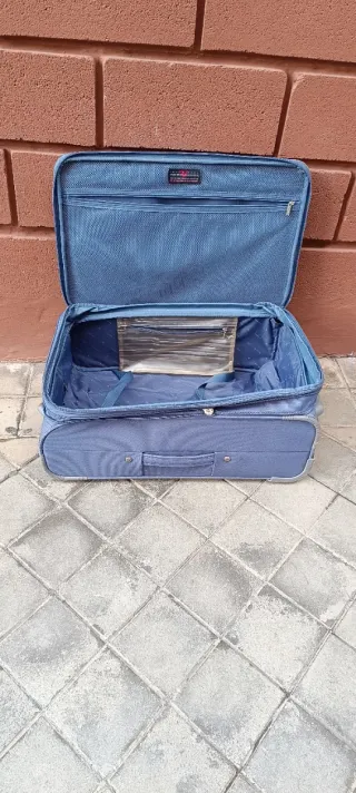 Maleta de viaje marca Roncato talla L / 2 ruedas