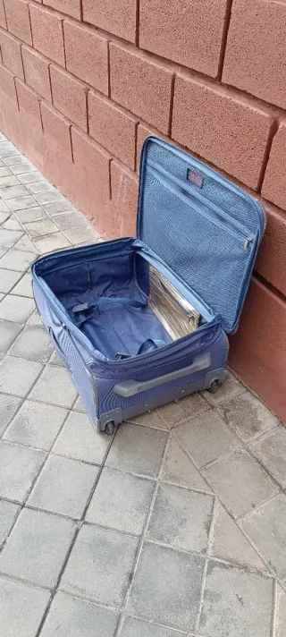 Maleta de viaje marca Roncato talla L / 2 ruedas