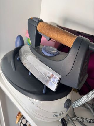 Centro de planchado DeLonghi